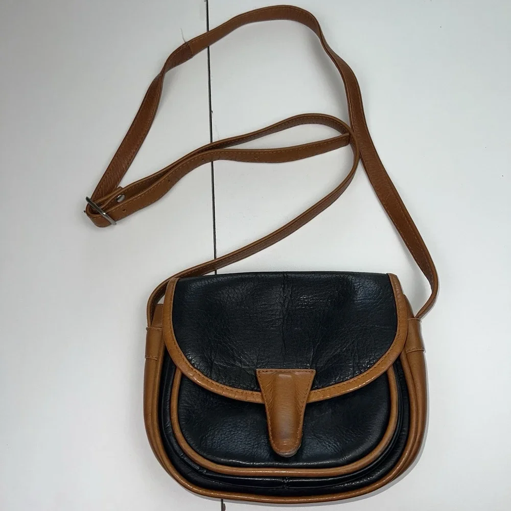 Volare Group Black and Brown Leather Snap Close Crossbody Purse